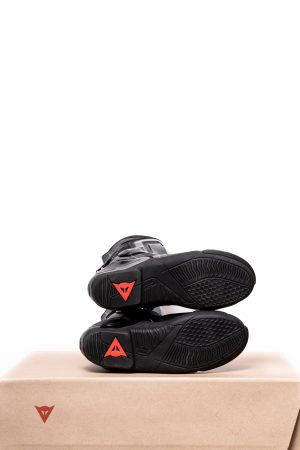Dainese Axial 2 versenycsizma