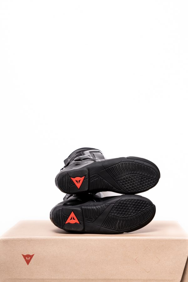 Dainese Axial 2 versenycsizma
