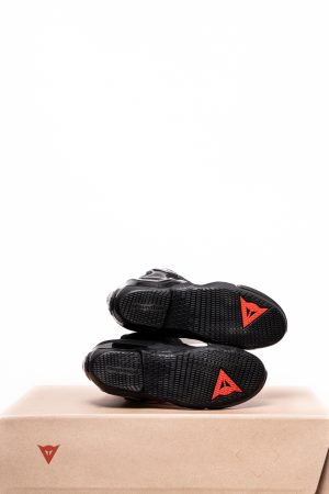 Dainese Axial 2 versenycsizma